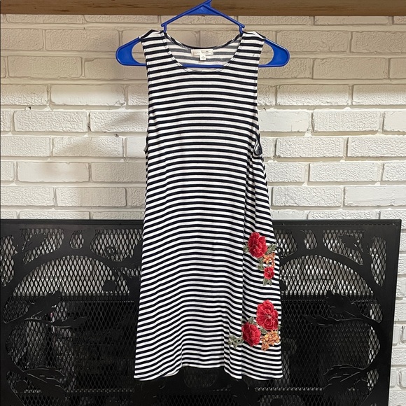 nine britton Dresses & Skirts - Nine Britton Black and White Striped Dress with Red Floral Accents